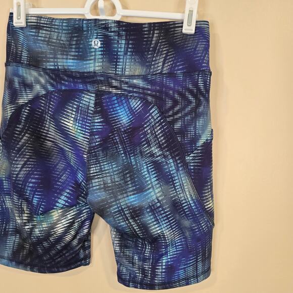 Women's Lululemon Invigorate High-Rise Short 8" Biker Athletic Shorts | Size 6 - Picture 7 of 10